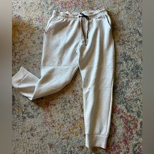 Men’s AE joggers
